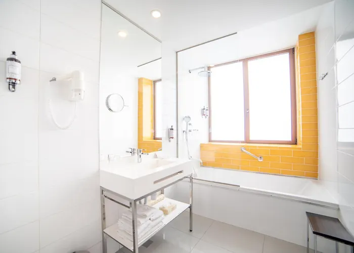 Vip Executive Picoas Hotel 4*