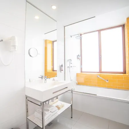 Vip Executive Picoas Hotel 4*